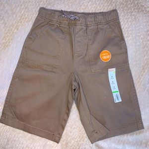 khaki shorts in size 7